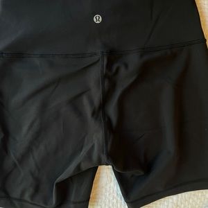Wunder train contour fit high rise short 4”